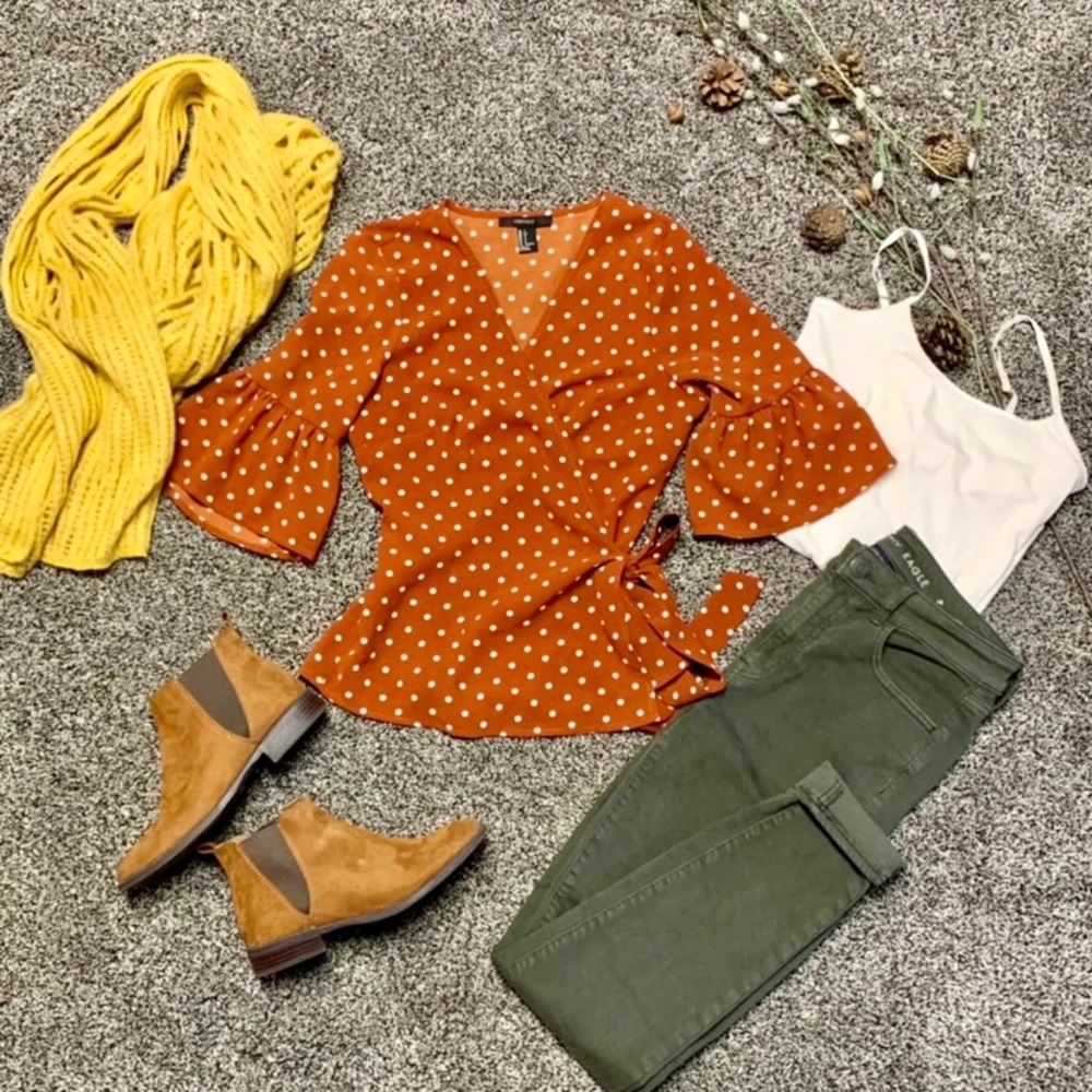 Juniors Fall Rust Burnt Orange polka dot wrap shirt with flare sleeve Sz S